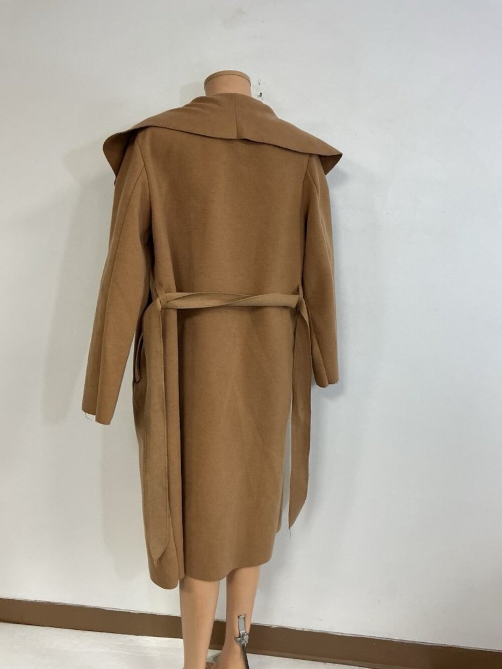 Long Wool Camel Coat Belted Made in Italy Womens Medium - Picture 7 of 8